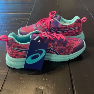 ASICS GSB Henka 6.5 Kids BRAND NEW in box